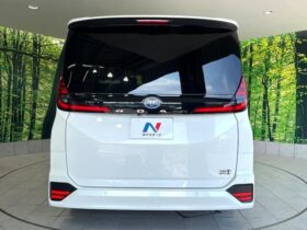 
									TOYOTA Noah S-Z Pearl White 2023′ FGF4G full								
