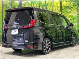 
									TOYOTA Noah S-Z Black 2023′ FGFMT full								