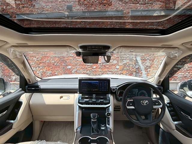 TOYOTA Land Cruiser Wagon ZX Pearl White 2023′ FGFO5