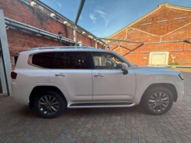 
									TOYOTA Land Cruiser Wagon ZX Pearl White 2023′ FGFO5 full								