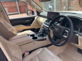 
									TOYOTA Land Cruiser Wagon ZX Pearl White 2023′ FGFO5 full								