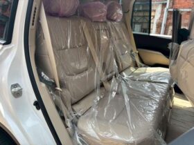 
									TOYOTA Land Cruiser Wagon ZX Pearl White 2023′ FGFO5 full								