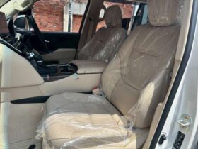 
									TOYOTA Land Cruiser Wagon ZX Pearl White 2023′ FGFO5 full								