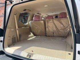
									TOYOTA Land Cruiser Wagon ZX Pearl White 2023′ FGFO5 full								