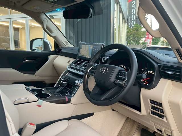 TOYOTA Land Cruiser Wagon ZX Pearl White 2024′ FGFOJ