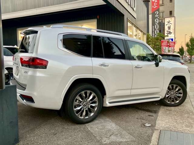 TOYOTA Land Cruiser Wagon ZX Pearl White 2024′ FGFOJ