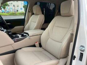 
									TOYOTA Land Cruiser Wagon ZX Pearl White 2024′ FGFOJ full								