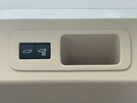 
									TOYOTA Land Cruiser Wagon ZX Pearl White 2024′ FGFOJ full								
