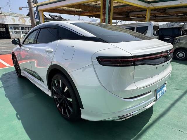 TOYOTA Crown CrossOver RS Advanced Pearl White 2022′ FGGDK