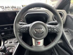 
									TOYOTA Yaris RZ High Performance Pearl White 2025′ FGGER full								