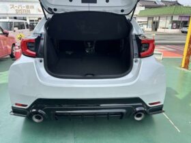 
									TOYOTA Yaris RZ High Performance Pearl White 2025′ FGGER full								
