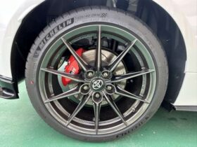 
									TOYOTA Yaris RZ High Performance Pearl White 2025′ FGGER full								