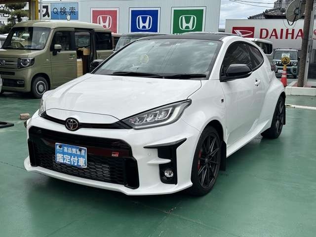 TOYOTA Yaris RZ High Performance White 2022′ FGGEV