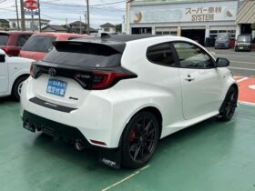 
									TOYOTA Yaris RZ High Performance White 2022′ FGGEV full								