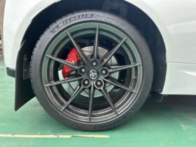 
									TOYOTA Yaris RZ High Performance White 2022′ FGGEV full								