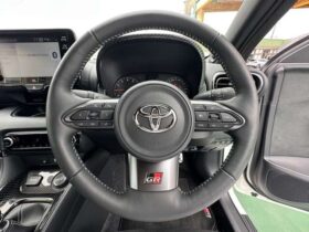 
									TOYOTA Yaris RZ High Performance White 2022′ FGGEV full								