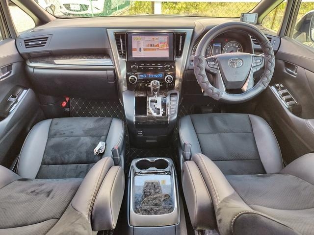 TOYOTA Alphard S-type gold? Pearl White 2023′ FGJNY