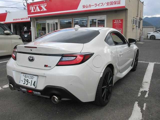 TOYOTA 86 RZ Pearl White 2023′ FGJPE