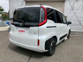
									TOYOTA Sienta Z HV White 2025′ FGJPU full								