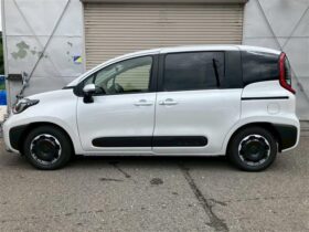 
									TOYOTA Sienta Z HV White 2025′ FGJPU full								