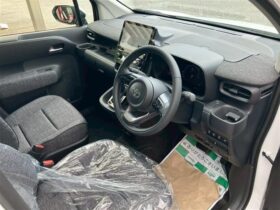 
									TOYOTA Sienta Z HV White 2025′ FGJPU full								