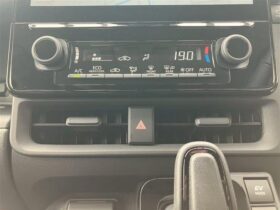 
									TOYOTA Sienta Z HV White 2025′ FGJPU full								