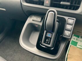 
									TOYOTA Sienta Z HV White 2025′ FGJPU full								