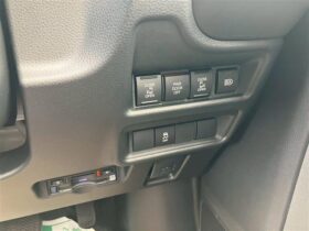 
									TOYOTA Sienta Z HV White 2025′ FGJPU full								