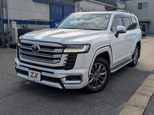 TOYOTA Land Cruiser Wagon ZX Pearl White 2024′ FICEY