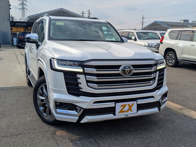 TOYOTA Land Cruiser Wagon ZX Pearl White 2024′ FICEY
