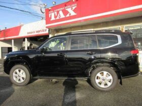 
									TOYOTA Land Cruiser Wagon AX 7 Person Black 2024′ FIOHR full								