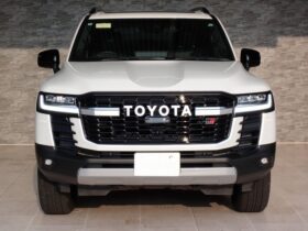 
									TOYOTA Land Cruiser Wagon GR Sport Pearl White 2024′ FKHHO full								