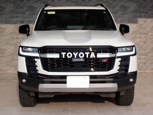 TOYOTA Land Cruiser Wagon GR Sport Pearl White 2024′ FKHHO