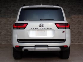 
									TOYOTA Land Cruiser Wagon GR Sport Pearl White 2024′ FKHHO full								