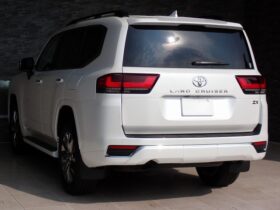 
									TOYOTA Land Cruiser Wagon ZX Pearl White 2024′ FKHHY full								
