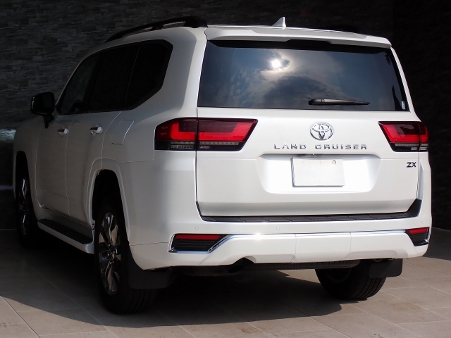 TOYOTA Land Cruiser Wagon ZX Pearl White 2024′ FKHHY