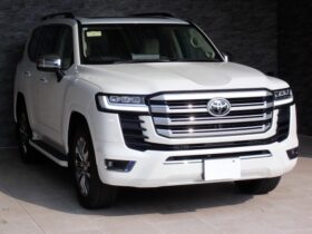 
									TOYOTA Land Cruiser Wagon ZX Pearl White 2024′ FKHHY full								