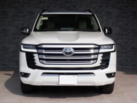 
									TOYOTA Land Cruiser Wagon ZX Pearl White 2024′ FKHHY full								