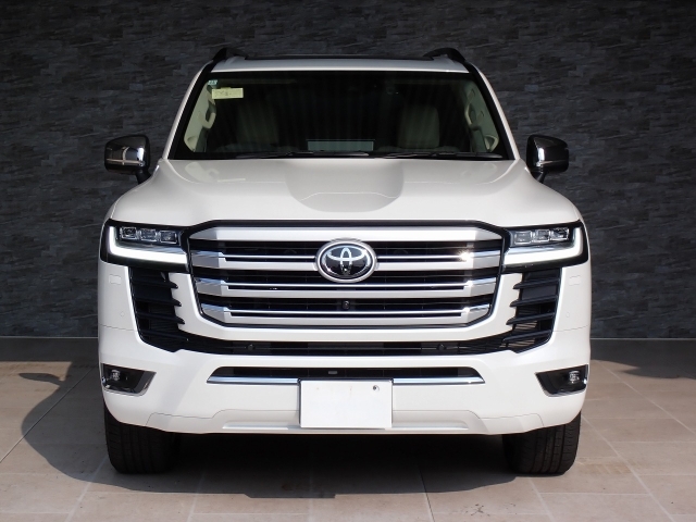 TOYOTA Land Cruiser Wagon ZX Pearl White 2024′ FKHHY