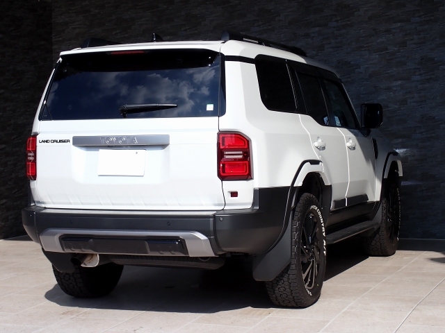 TOYOTA Land Cruiser Wagon VX Pearl White 2025′ FKHK5