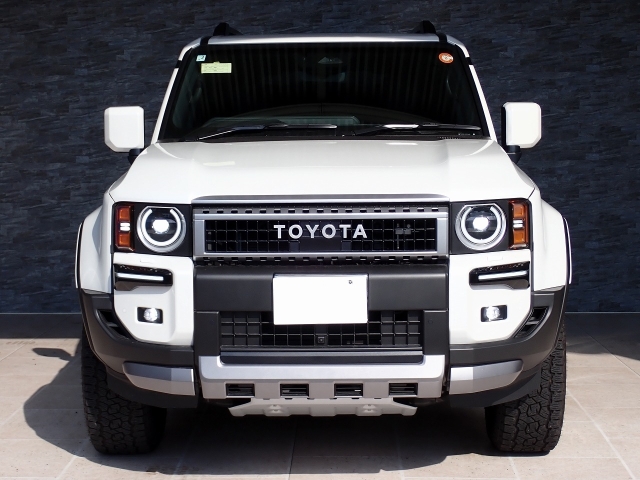 TOYOTA Land Cruiser Wagon VX Pearl White 2025′ FKHK5