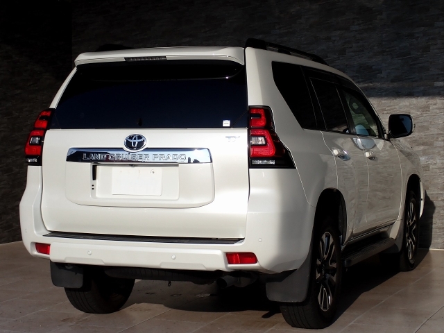 TOYOTA Land Cruiser Prado TX L Package Pearl White 2021′ FKHKD