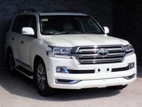 
									TOYOTA Land Cruiser Wagon ZX Pearl White 2020′ FKHLP full								