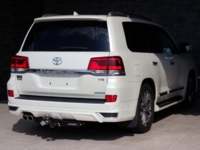 
									TOYOTA Land Cruiser Wagon ZX Pearl White 2020′ FKHLP full								