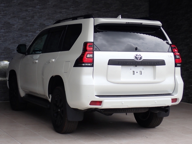 TOYOTA Land Cruiser Prado TX L Packet Matte Black Ed Pearl White 2023′ FKHM8