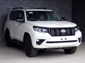 
									TOYOTA Land Cruiser Prado TX L Packet Matte Black Ed Pearl White 2023′ FKHM8 full								