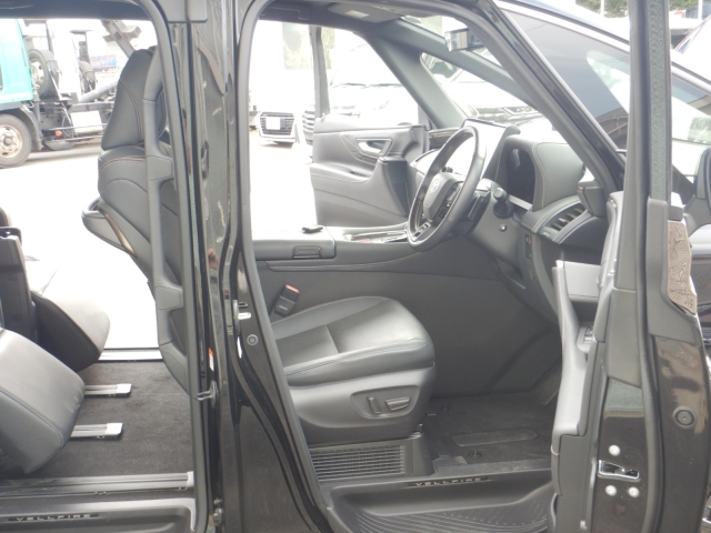TOYOTA Vellfire Z Premier Black 2023′ FKHN6
