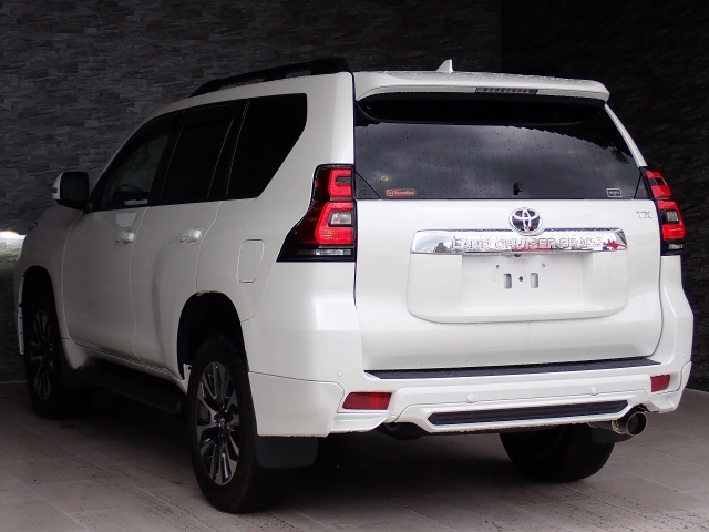 TOYOTA Land Cruiser Prado TX L Package Pearl White 2022′ FKHNK
