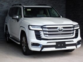 
									TOYOTA Land Cruiser Wagon ZX Pearl White 2024′ FKHNT full								
