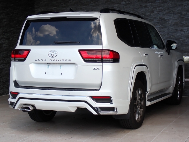TOYOTA Land Cruiser Wagon ZX Pearl White 2024′ FKHNT